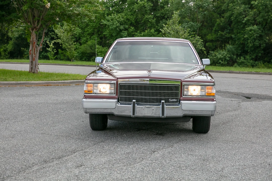 1991 Cadillac Brougham - Image 9 of 31