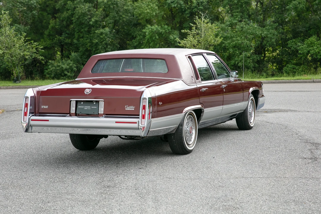 1991 Cadillac Brougham - Image 18 of 31