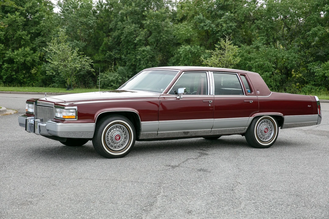 1991 Cadillac Brougham - Image 13 of 31