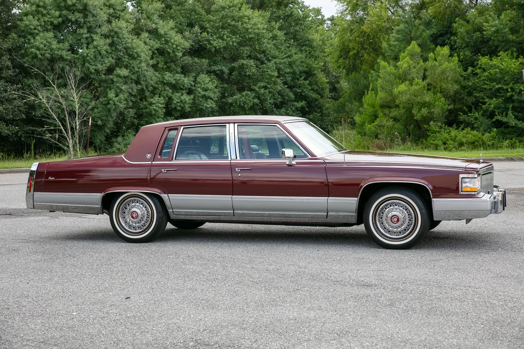 1991 Cadillac Brougham - Image 10 of 31