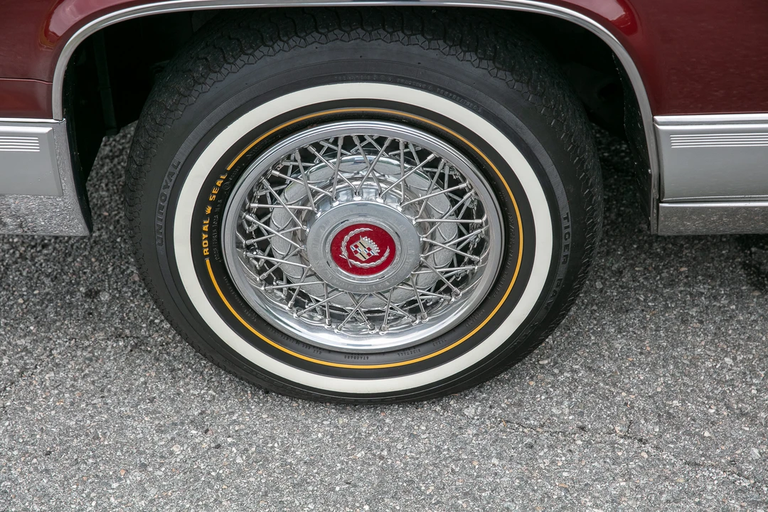 1991 Cadillac Brougham - Image 31 of 31