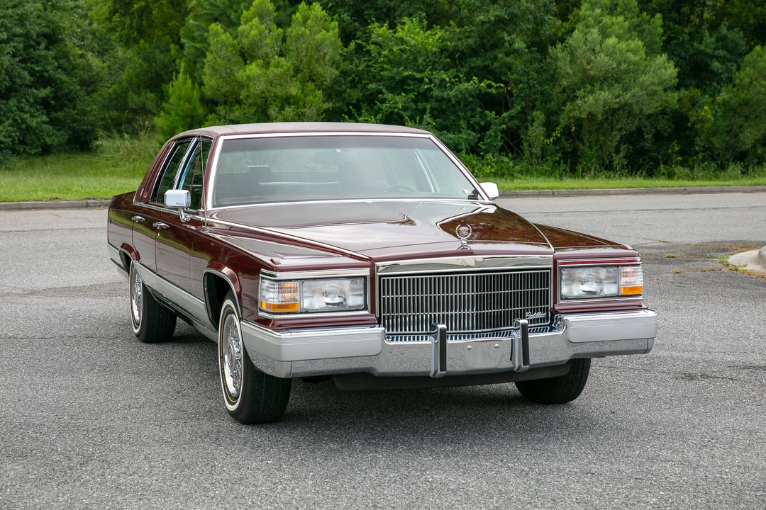 1991 Cadillac Brougham - Image 3 of 31