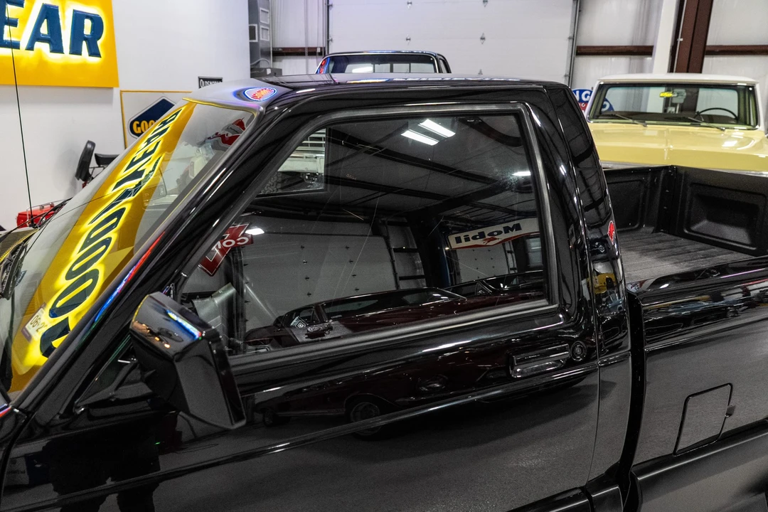 1991 GMC Syclone - Image 18 of 31