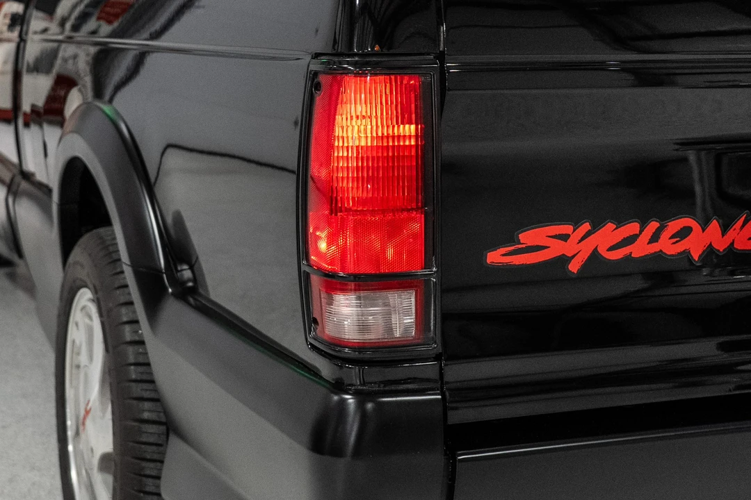 1991 GMC Syclone - Image 24 of 31
