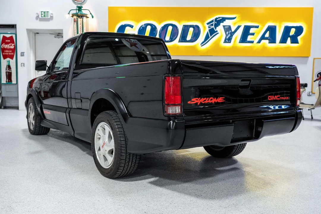 1991 GMC Syclone - Image 3 of 31