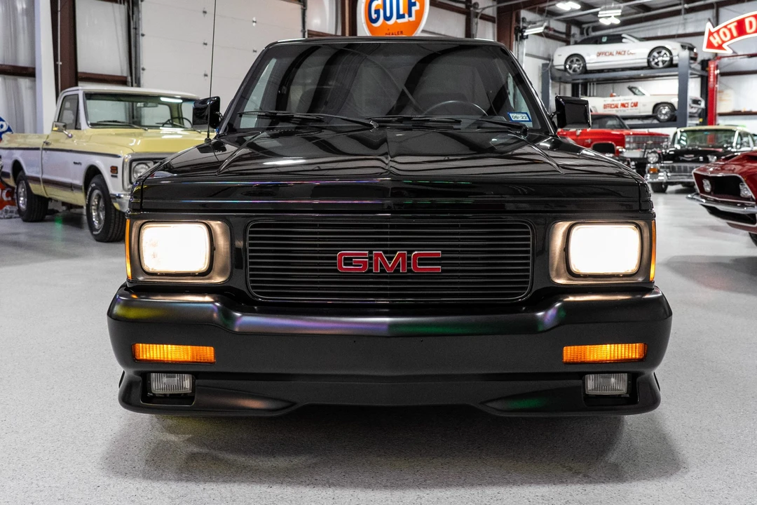 1991 GMC Syclone - Image 11 of 31