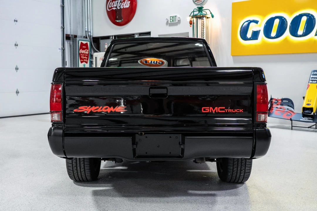 1991 GMC Syclone - Image 4 of 31