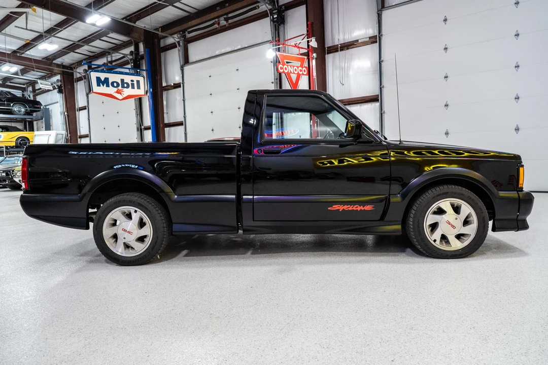 1991 GMC Syclone - Image 8 of 31