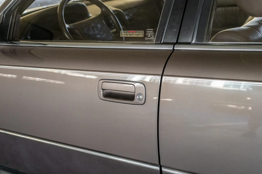 1991 Lexus LS 1st Gen - Image 24 of 31