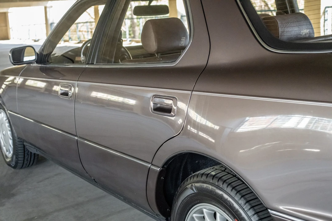 1991 Lexus LS 1st Gen - Image 25 of 31