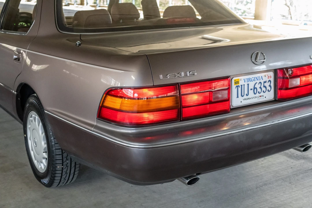 1991 Lexus LS 1st Gen - Image 18 of 31