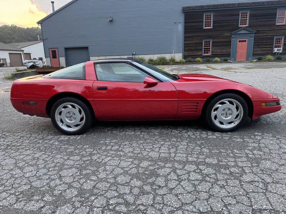 1992 Chevrolet Corvette C4 - Image 18 of 31