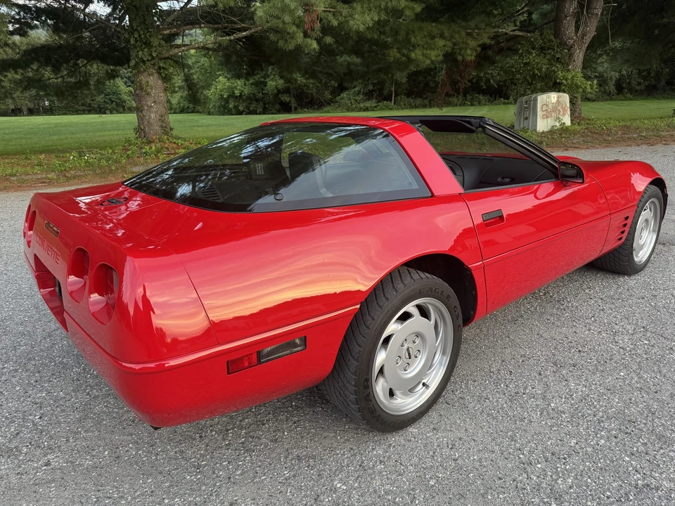 1992 Chevrolet Corvette C4 - Image 25 of 31