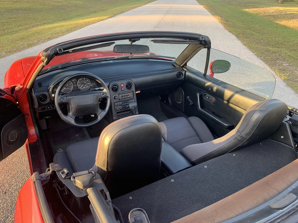 1992 Mazda NA MX-5 Miata - Image 28 of 31