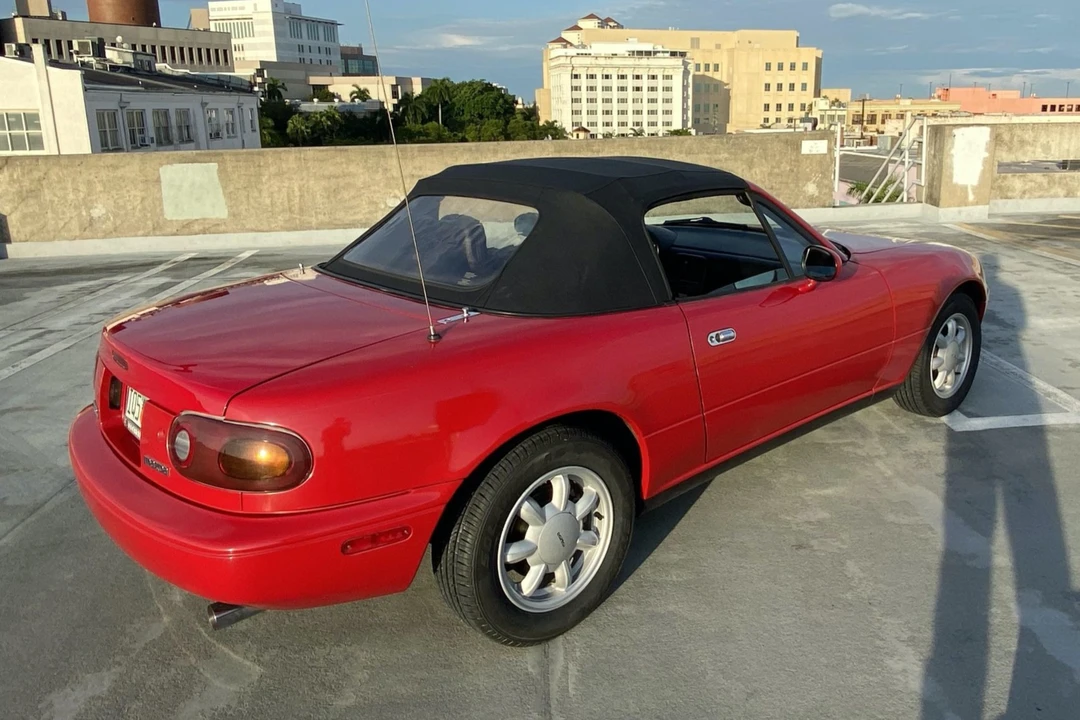 1992 Mazda NA MX-5 Miata - Image 11 of 31
