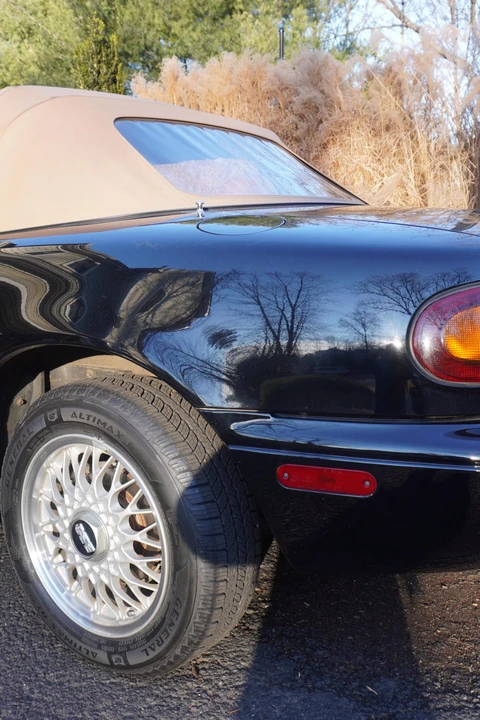 1992 Mazda NA MX-5 Miata - Image 23 of 31