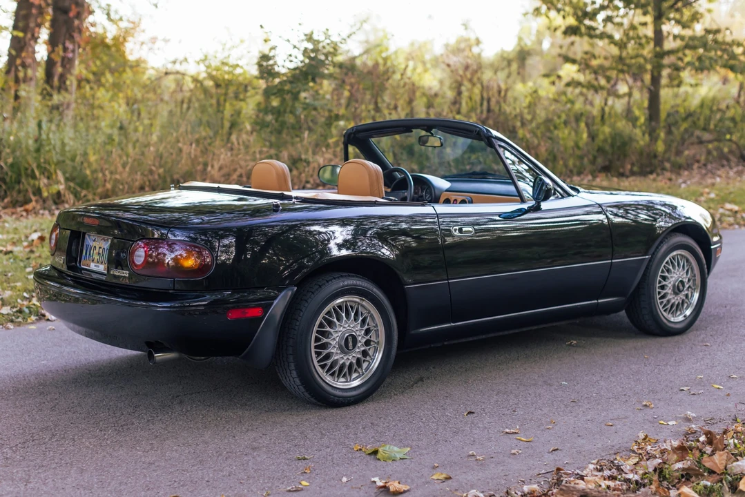 1992 Mazda NA MX-5 Miata - Image 9 of 31