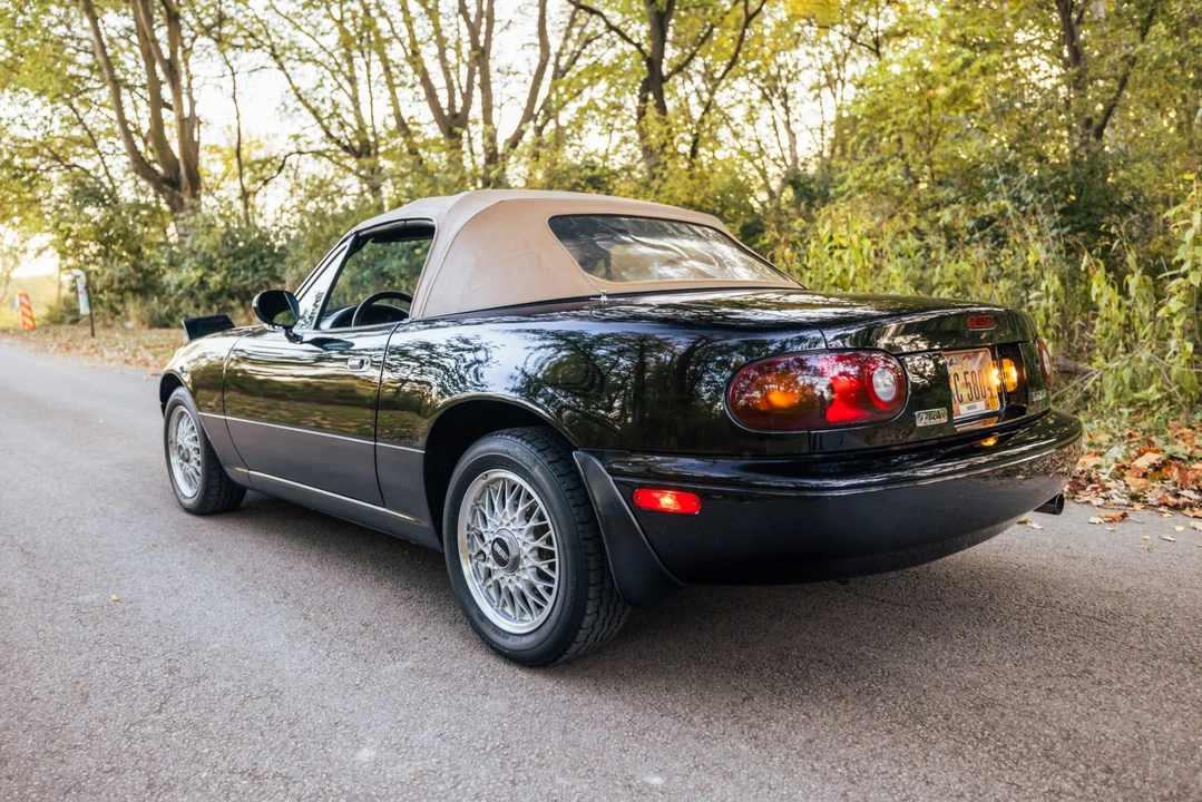 1992 Mazda NA MX-5 Miata - Image 25 of 31