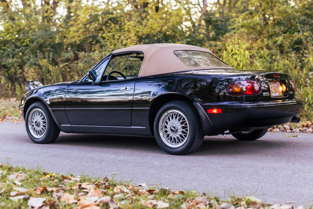 1992 Mazda NA MX-5 Miata - Image 26 of 31