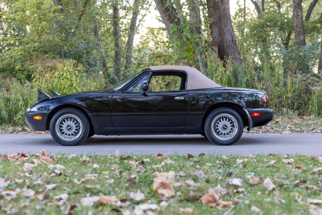1992 Mazda NA MX-5 Miata - Image 16 of 31