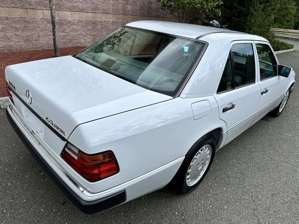 1992 Mercedes-Benz W124 E-Class - Image 21 of 31