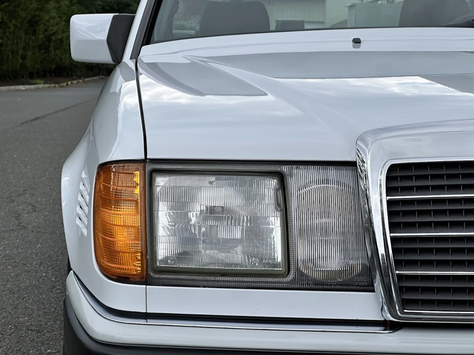 1992 Mercedes-Benz W124 E-Class - Image 30 of 31