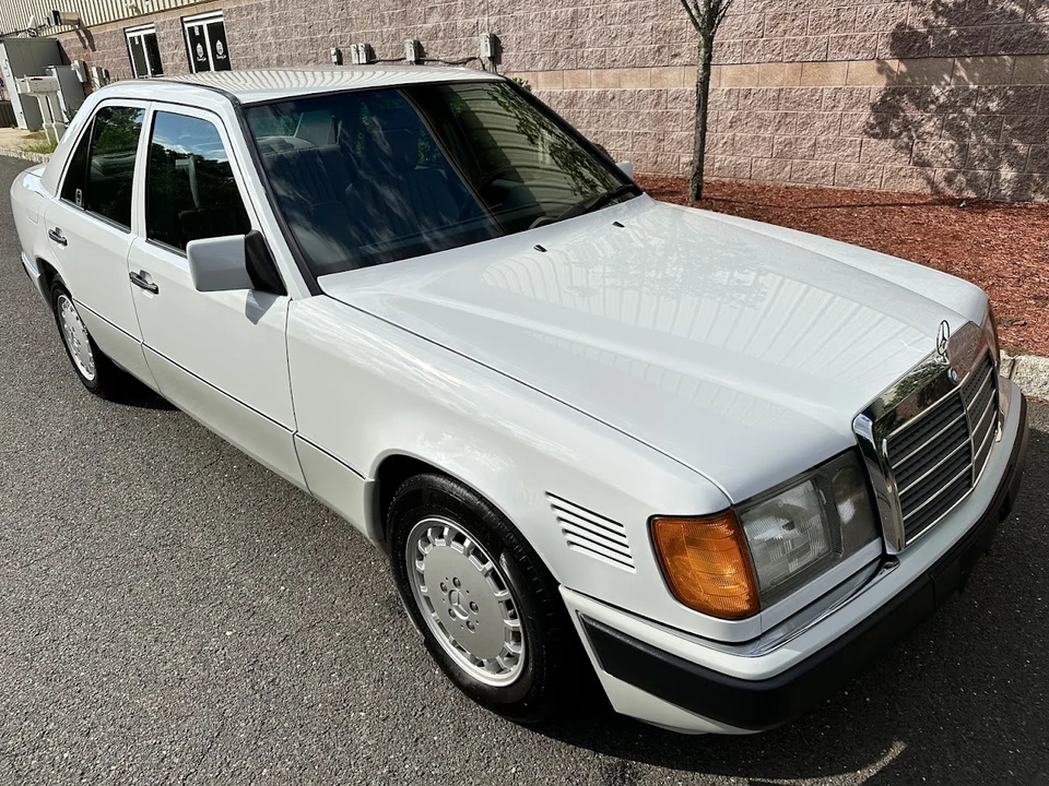 1992 Mercedes-Benz W124 E-Class - Image 13 of 31