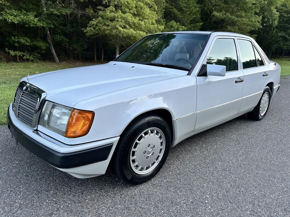 1992 Mercedes-Benz W124 E-Class - Image 4 of 31
