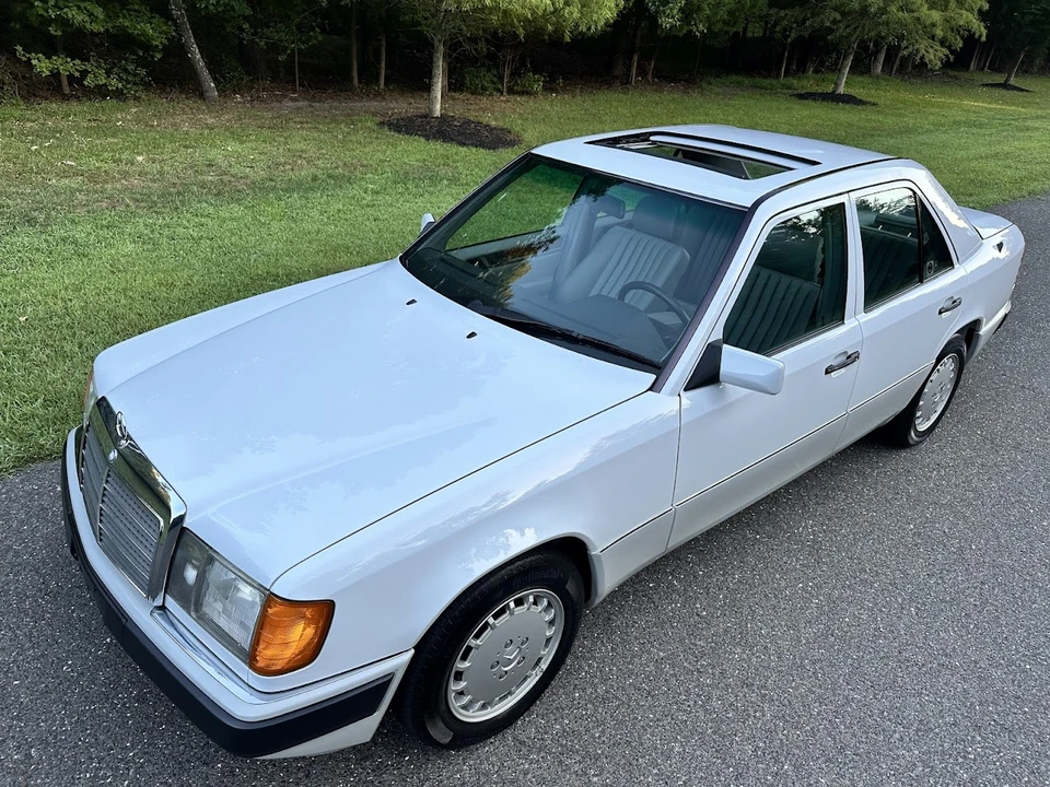 1992 Mercedes-Benz W124 E-Class - Image 3 of 31