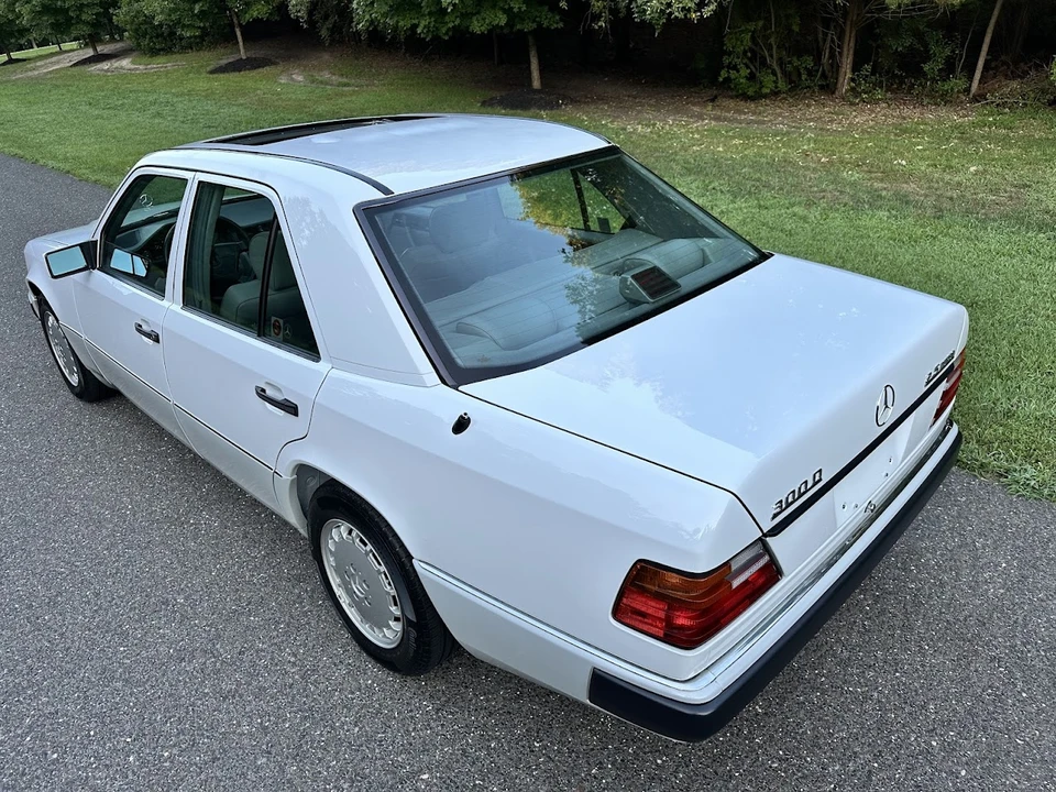 1992 Mercedes-Benz W124 E-Class - Image 26 of 31