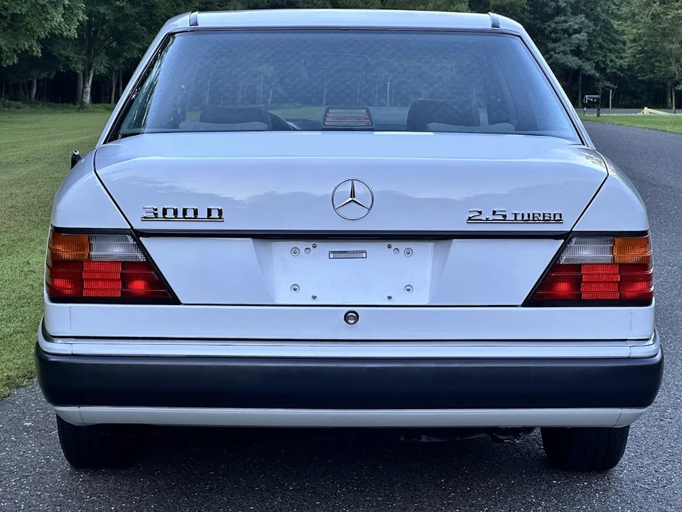 1992 Mercedes-Benz W124 E-Class - Image 25 of 31