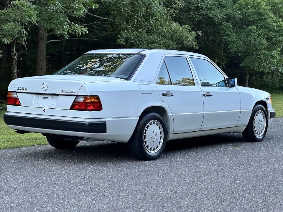 1992 Mercedes-Benz W124 E-Class - Image 19 of 31
