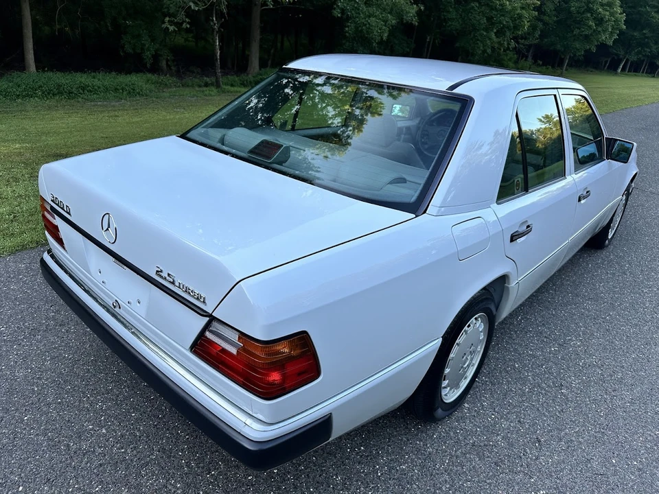 1992 Mercedes-Benz W124 E-Class - Image 22 of 31