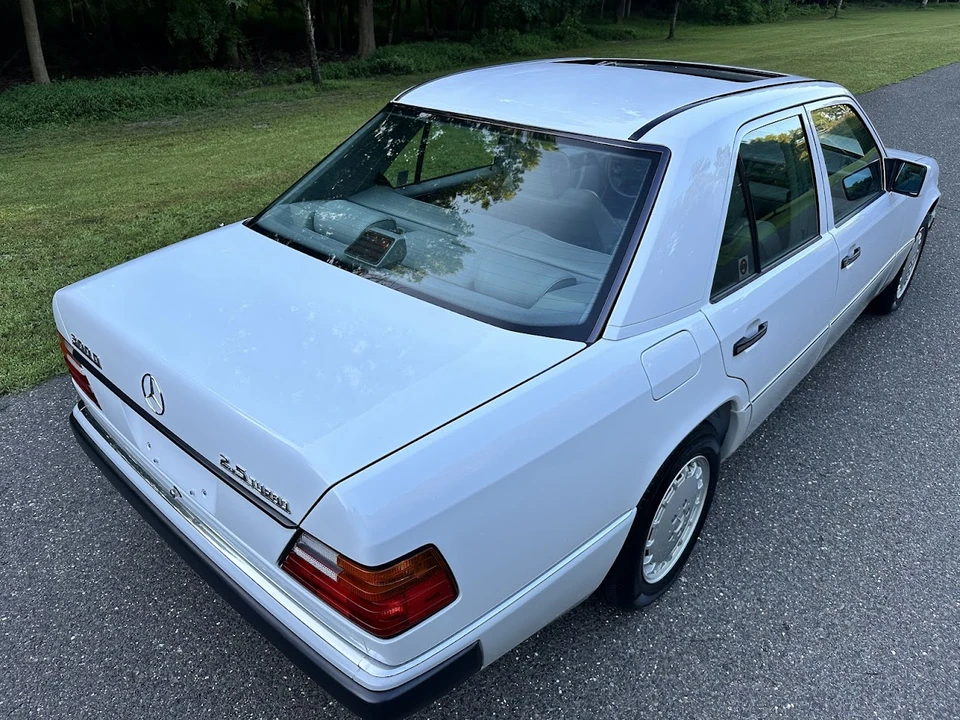 1992 Mercedes-Benz W124 E-Class - Image 20 of 31