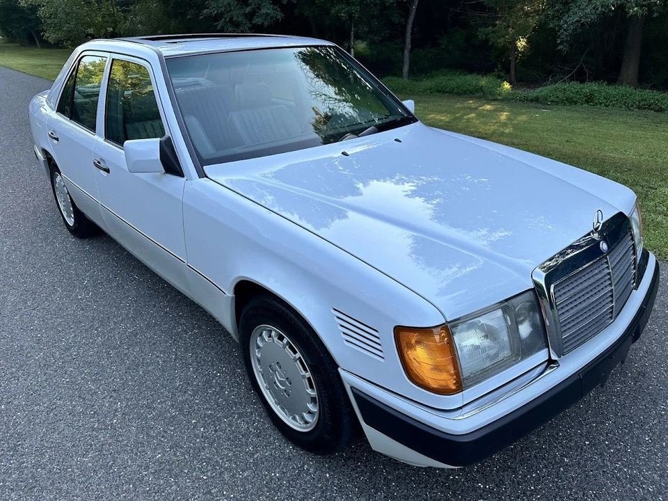 1992 Mercedes-Benz W124 E-Class - Image 11 of 31