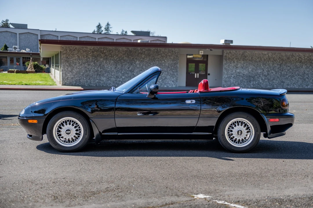 1993 Mazda NA MX-5 Miata - Image 2 of 31
