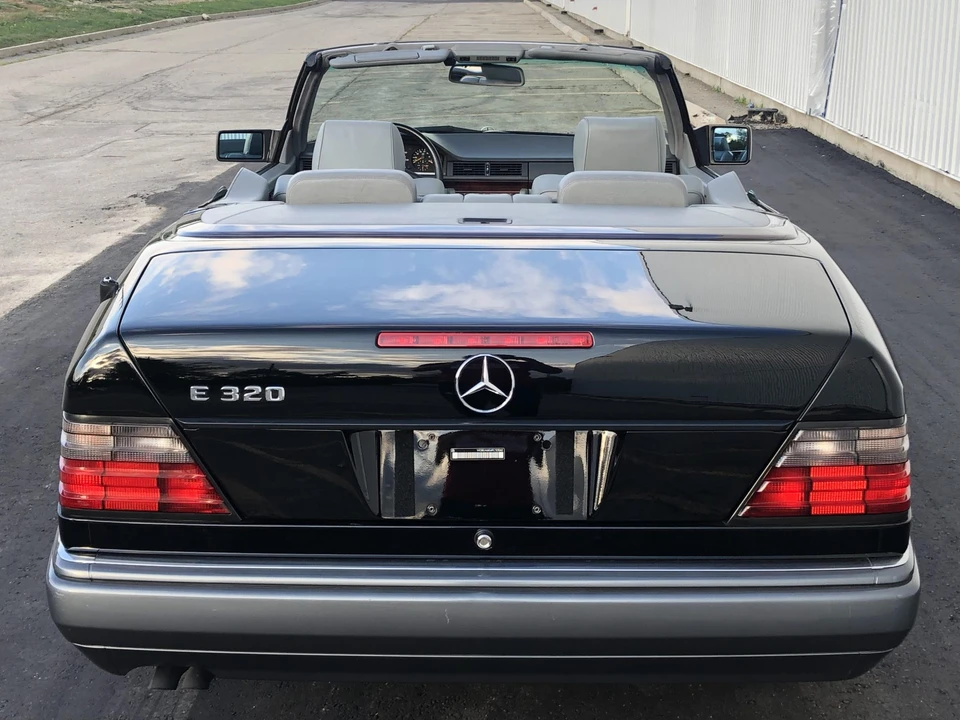 1994 Mercedes-Benz W124 E-Class - Image 13 of 31