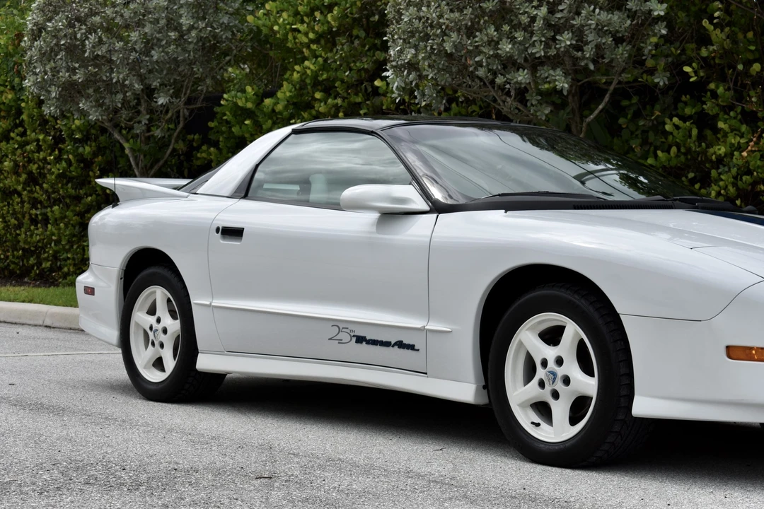 1994 Pontiac Firebird Trans Am 4th Gen - Image 26 of 31