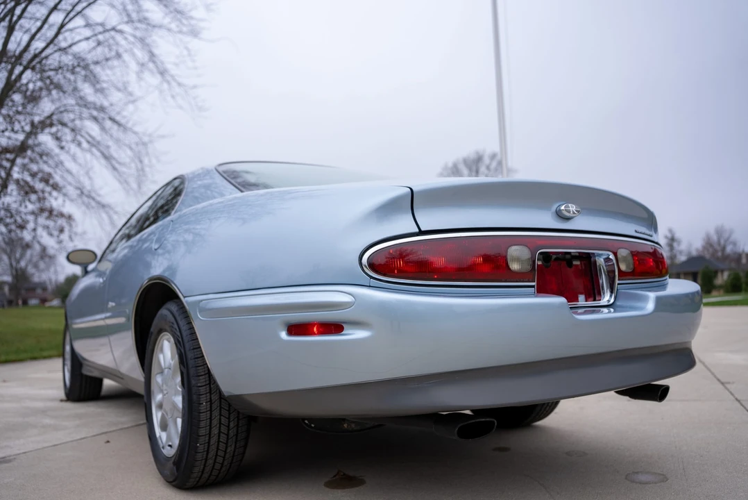 1995 Buick Riviera 8th Gen - Image 30 of 31