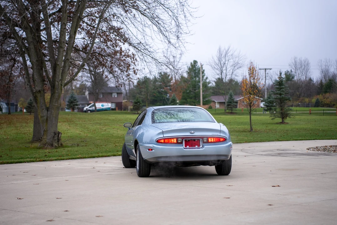 1995 Buick Riviera 8th Gen - Image 28 of 31