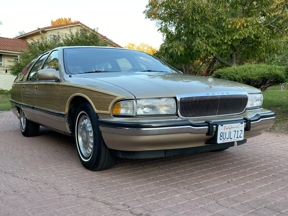 1996 Buick Roadmaster - Image 2 of 31