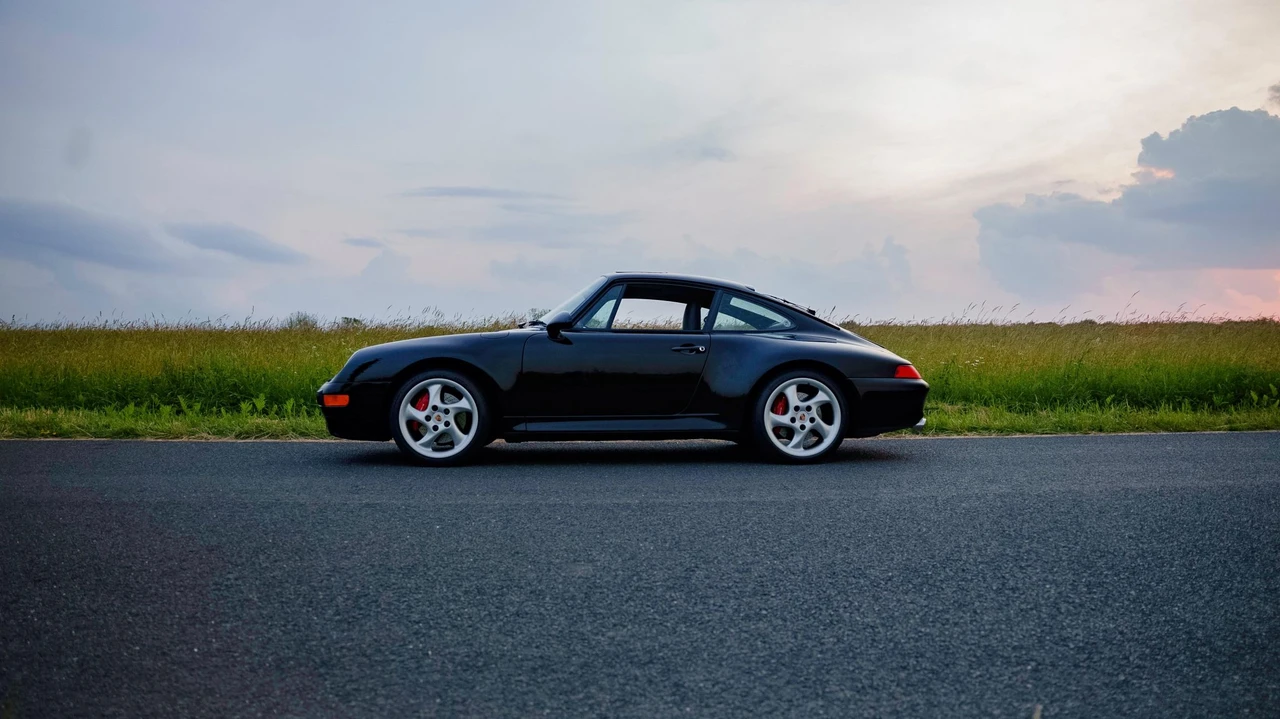 1996 Porsche 993 Carrera 4S - Image 9 of 31
