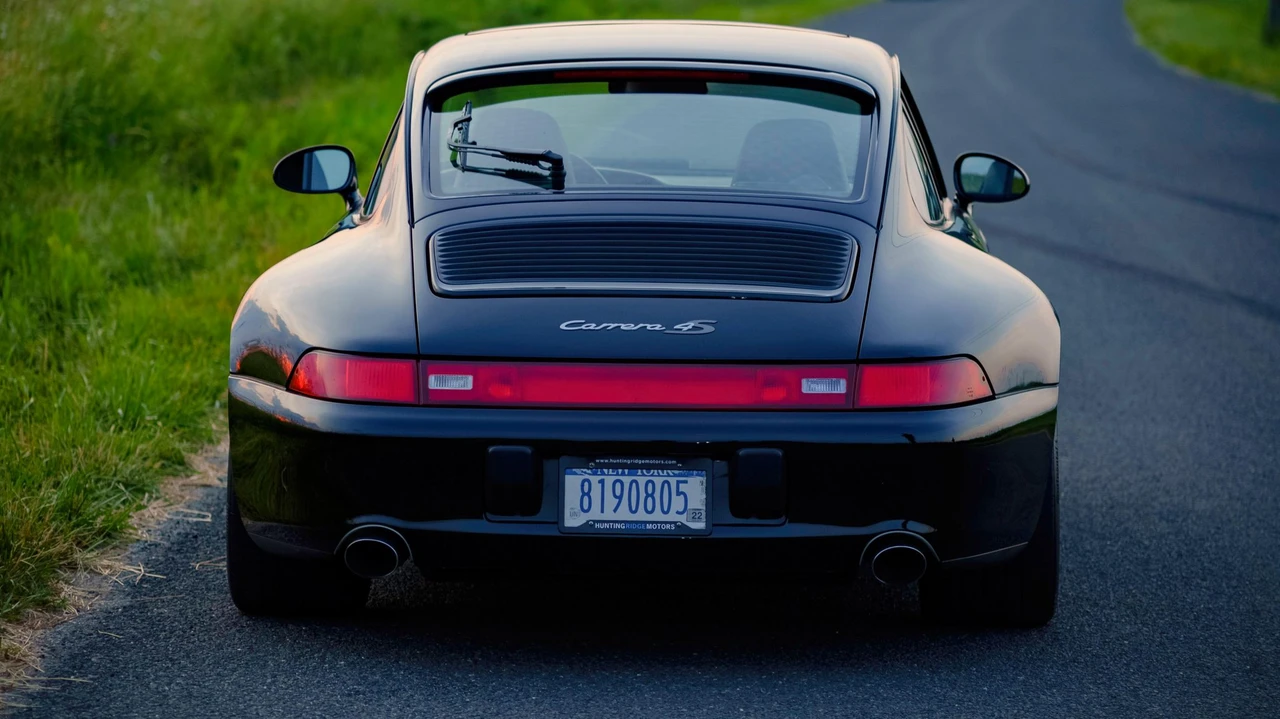1996 Porsche 993 Carrera 4S - Image 11 of 31