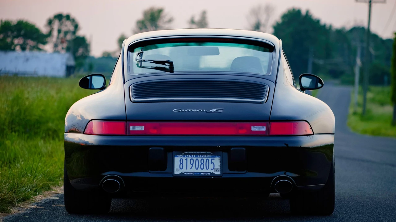 1996 Porsche 993 Carrera 4S - Image 12 of 31