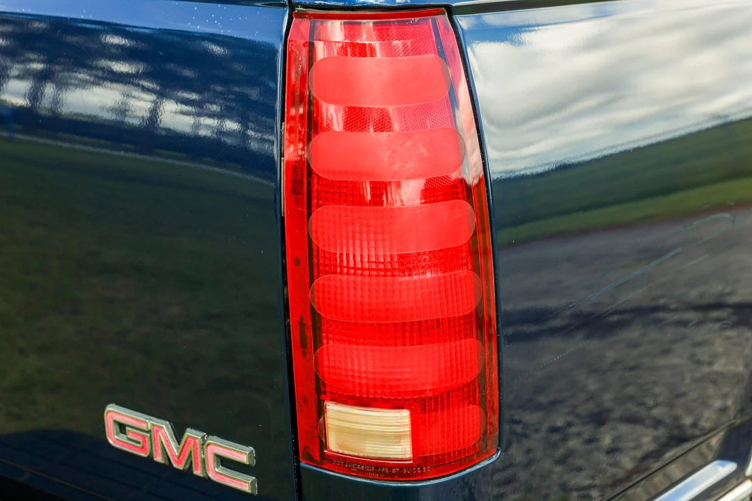 1998 GMC Sierra 1st Gen - Image 28 of 31
