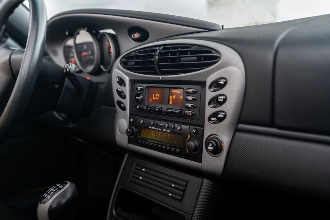 1999 Porsche 986 Boxster - Image 24 of 31