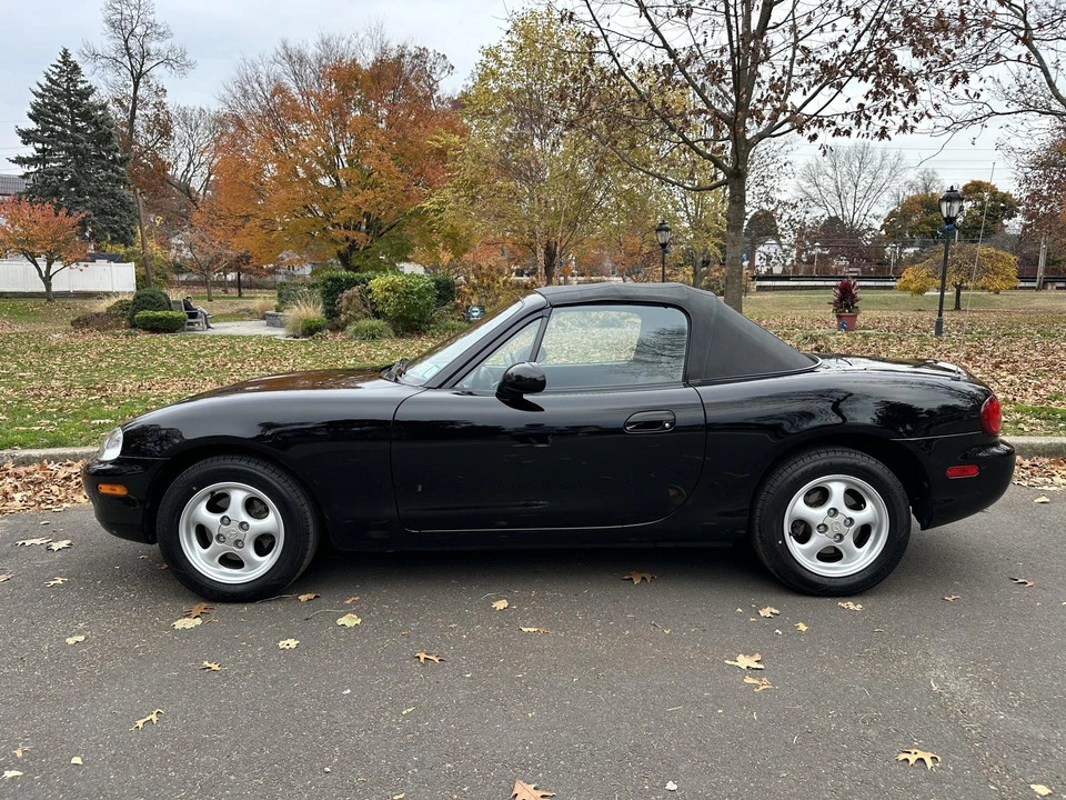 1999 Mazda NB MX-5 Miata - Image 21 of 31