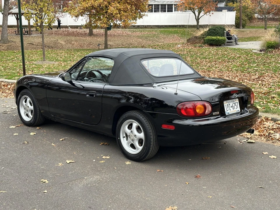1999 Mazda NB MX-5 Miata - Image 18 of 31