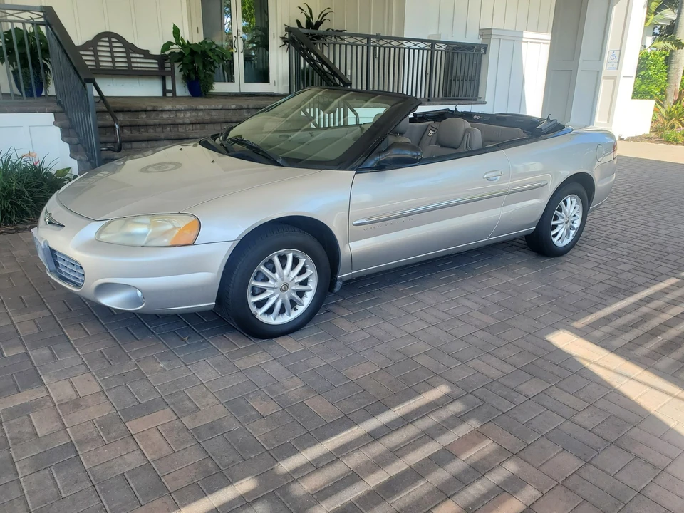2001 Chrysler Sebring - Image 2 of 31