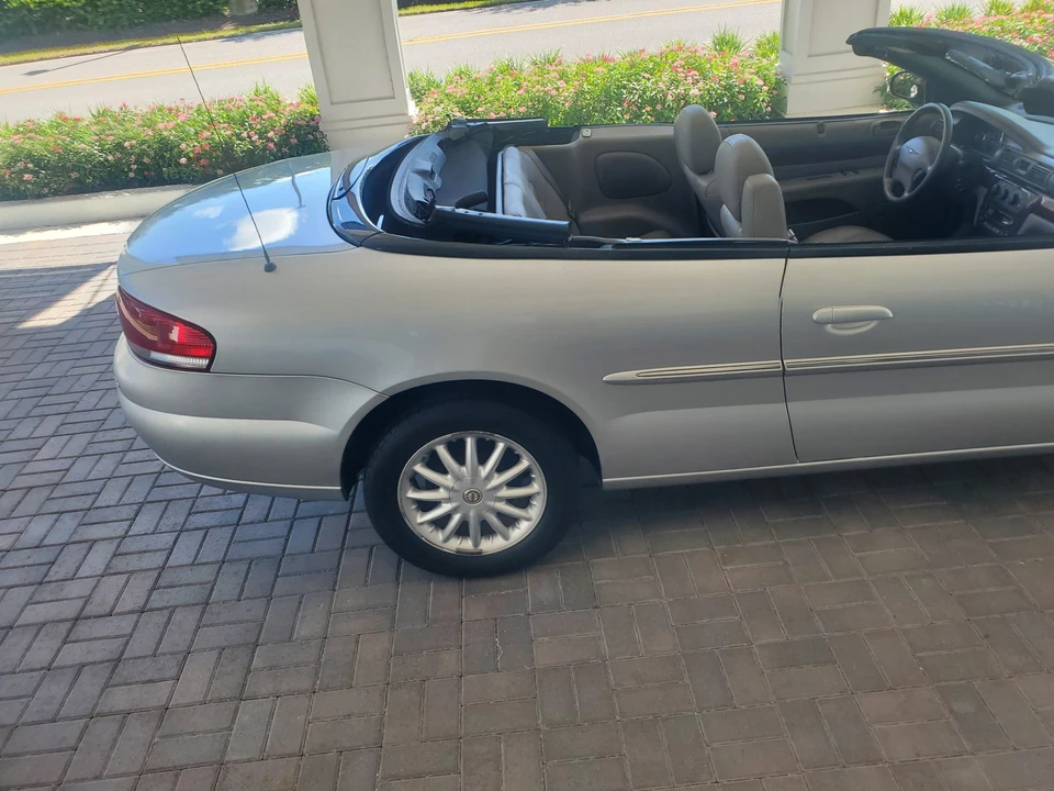 2001 Chrysler Sebring - Image 17 of 31
